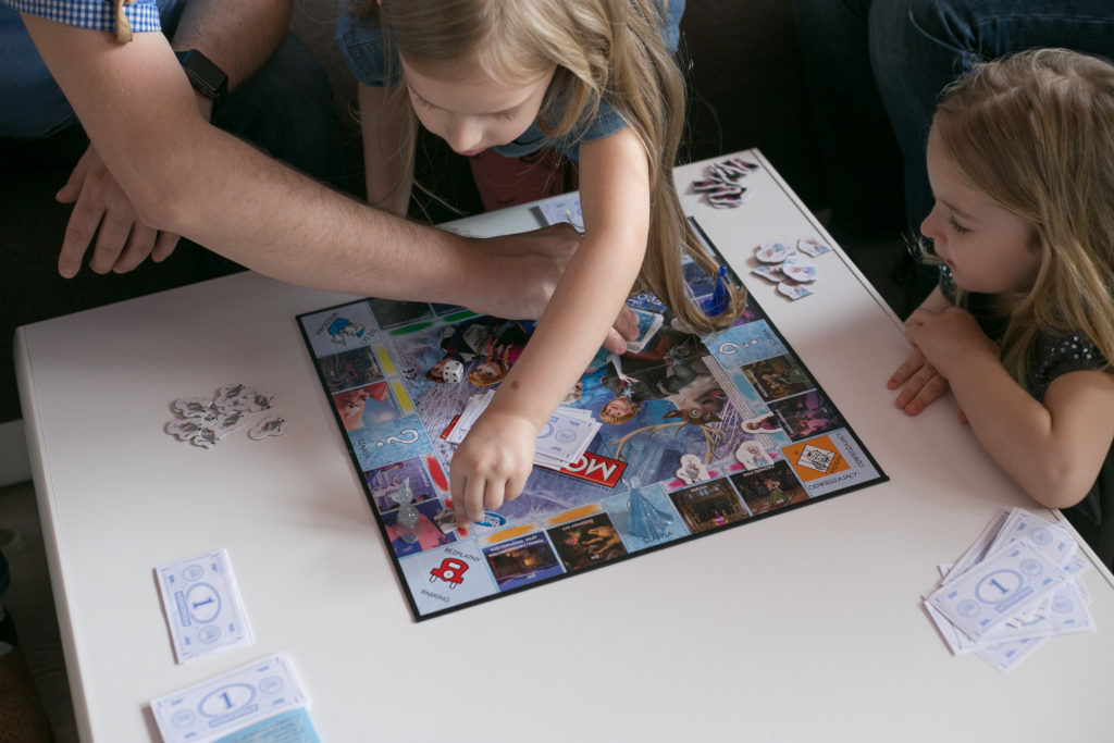 Monopoly Junior - rodzinna gra na długie wieczory