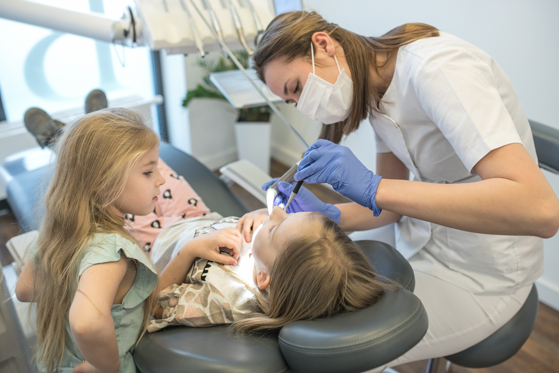 dentysta dla dzieci, zdrowe zęby, dentisal