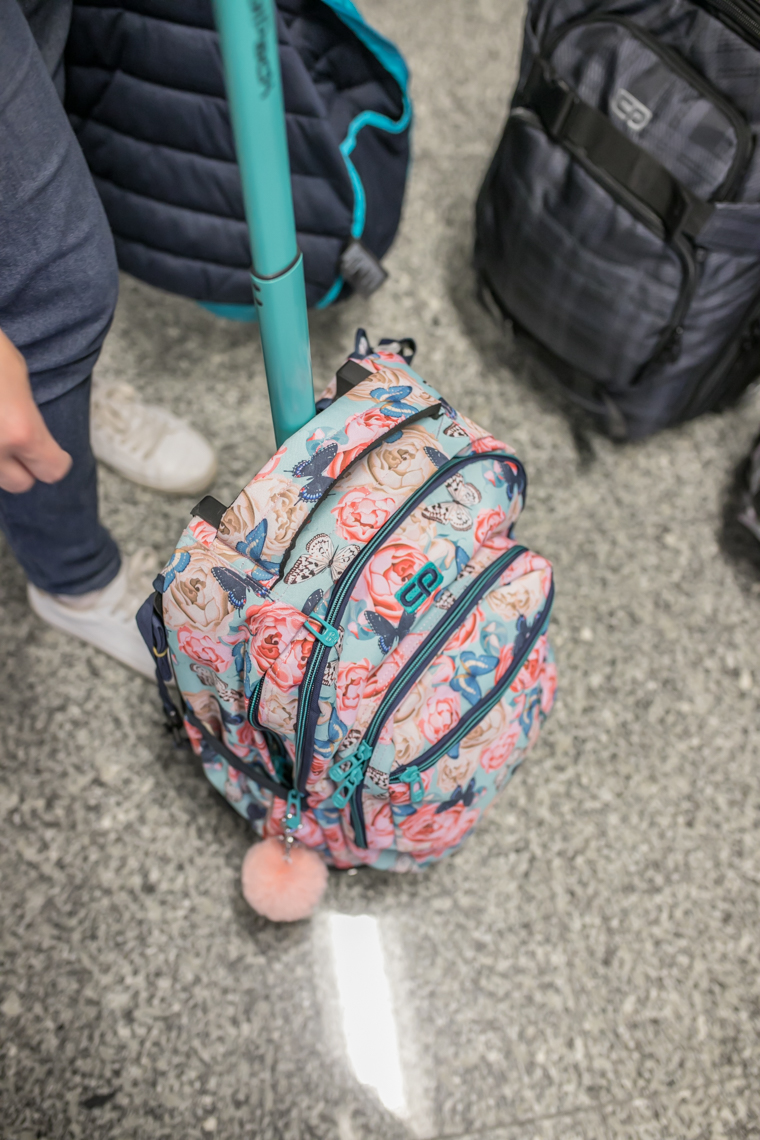 Jak spakować dzieci na wakacje, walizki na podróż, bagaż podręczny